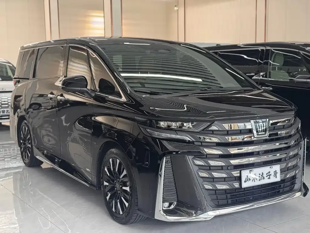 Toyota Vellfire — фото 3