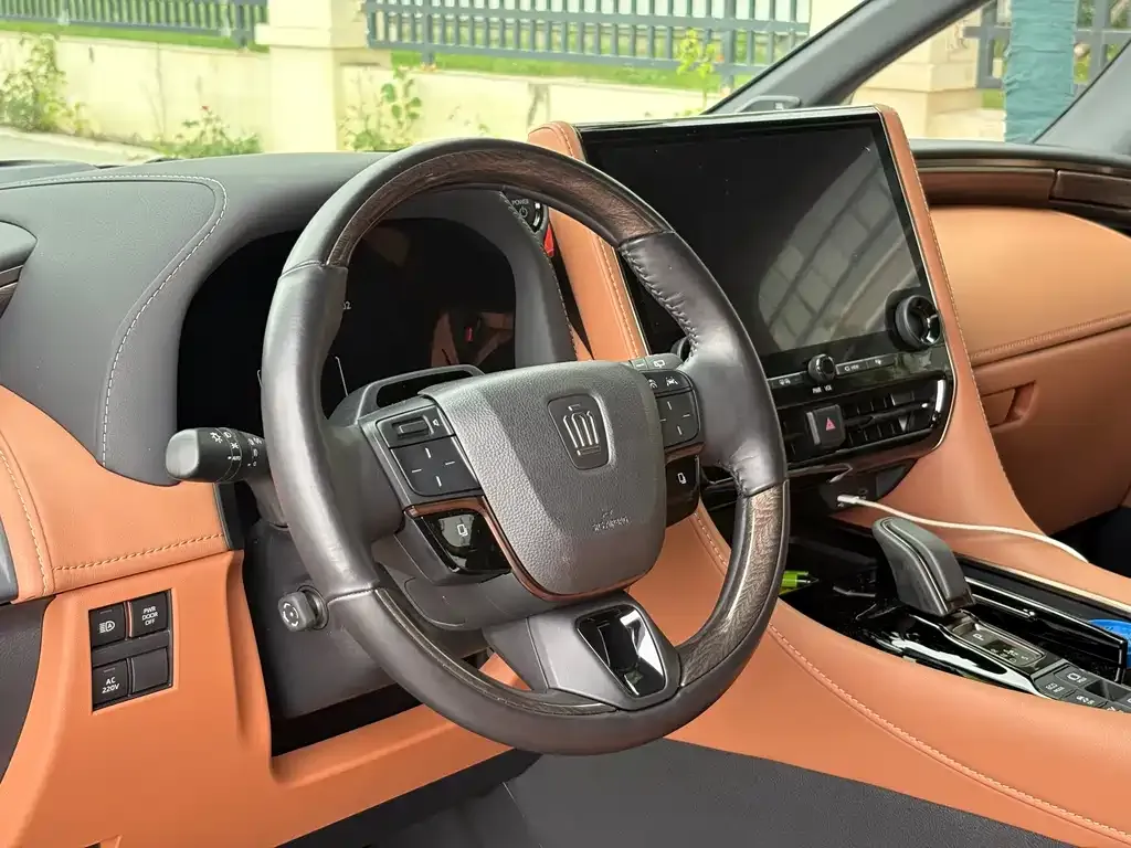 Toyota Vellfire — фото 4