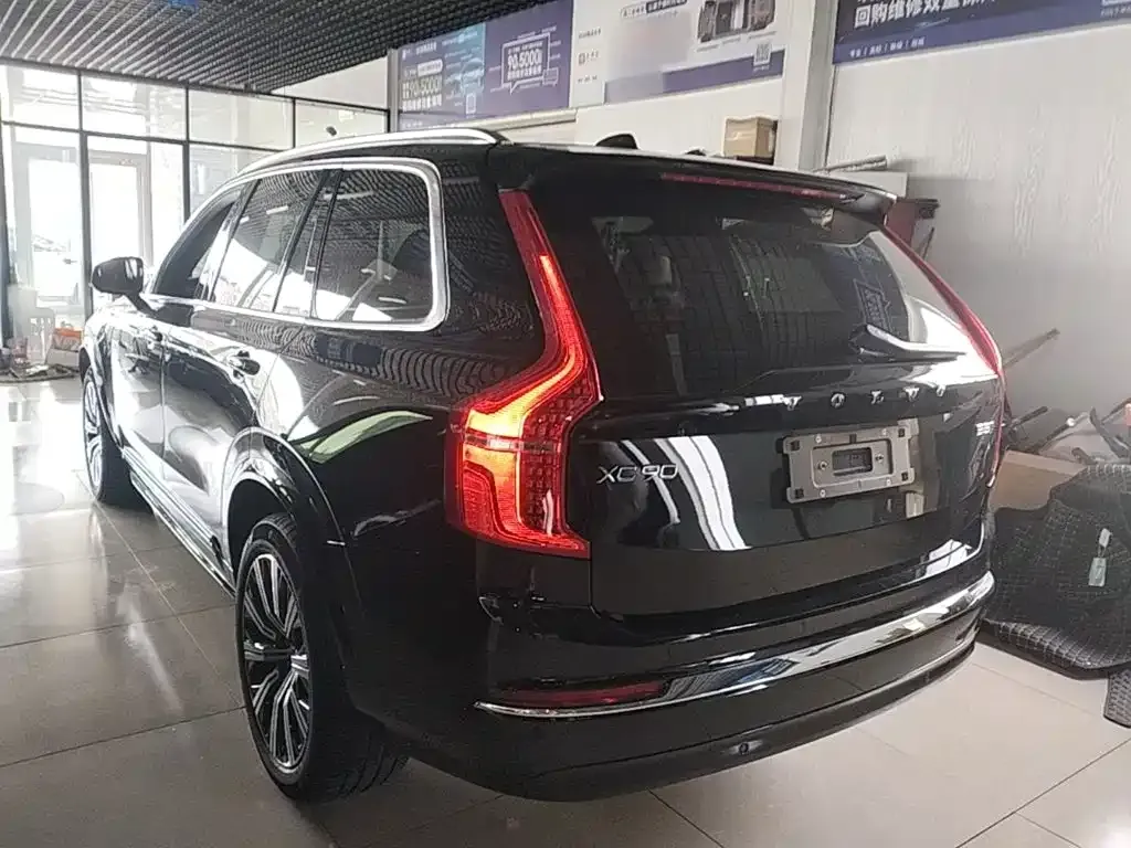 Volvo XC90 — фото 2