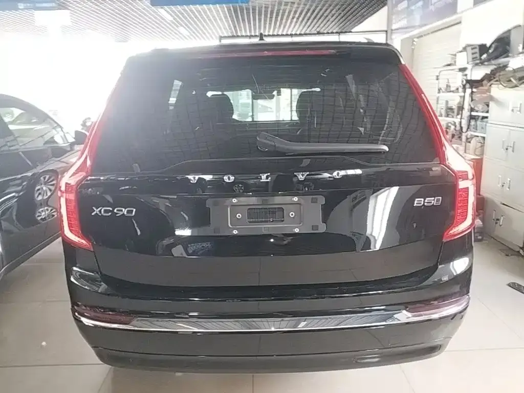 Volvo XC90 — фото 9