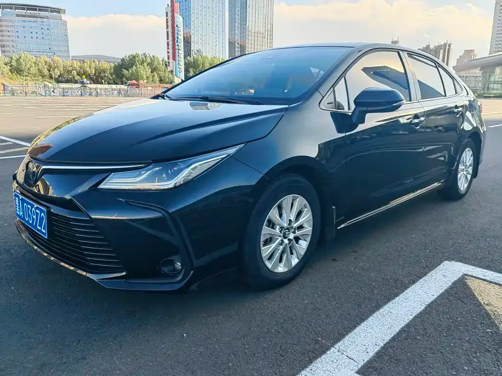 Toyota Corolla — фото 1