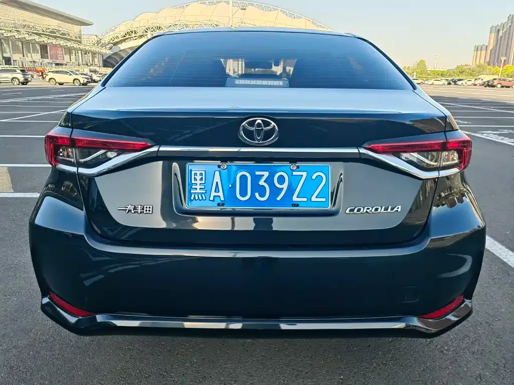 Toyota Corolla — фото 2