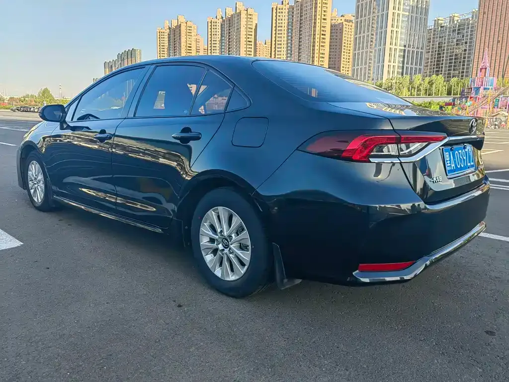 Toyota Corolla — фото 9