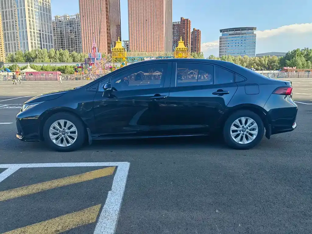 Toyota Corolla — фото 6