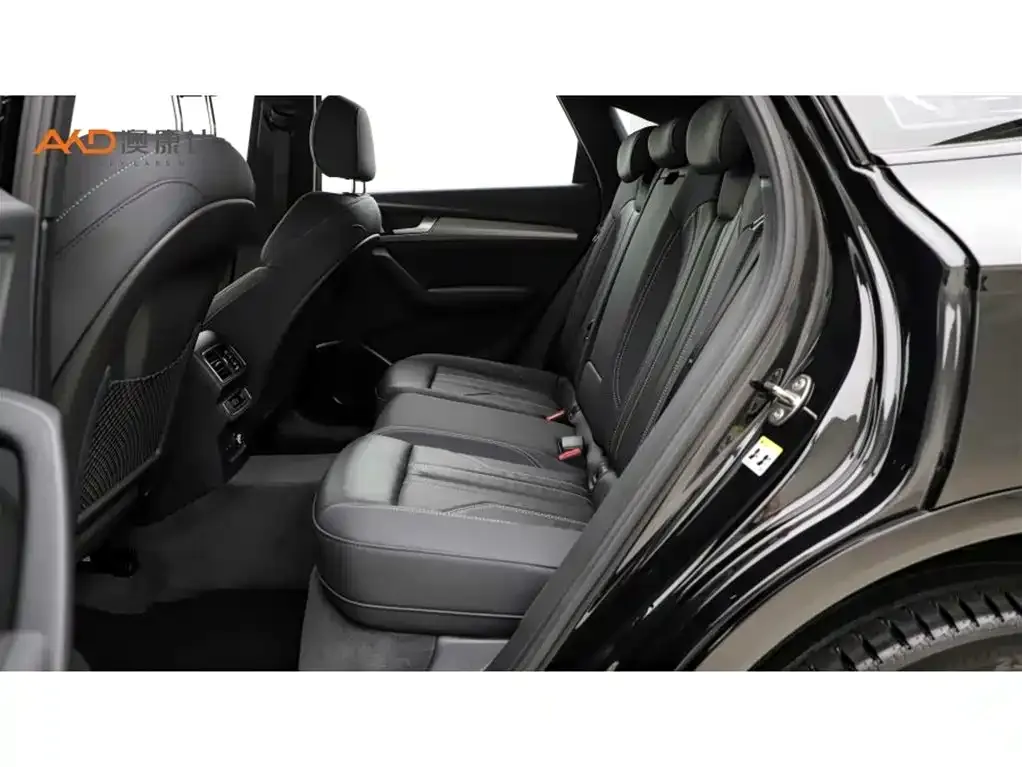 Audi Q5L Sportback — фото 7