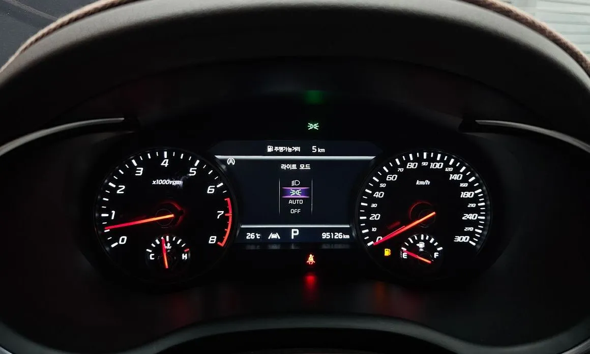 Kia Stinger 2023 из KR, фото 2