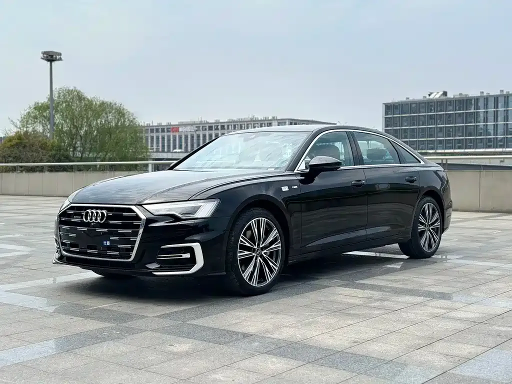 Audi A6L — фото 1