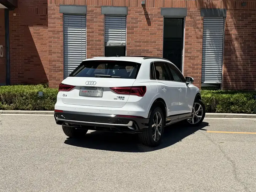 Audi Q3 — фото 10