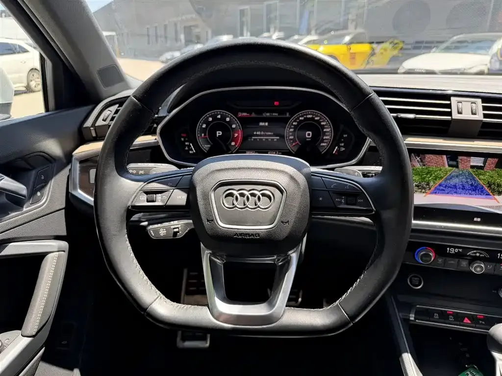 Audi Q3 — фото 5