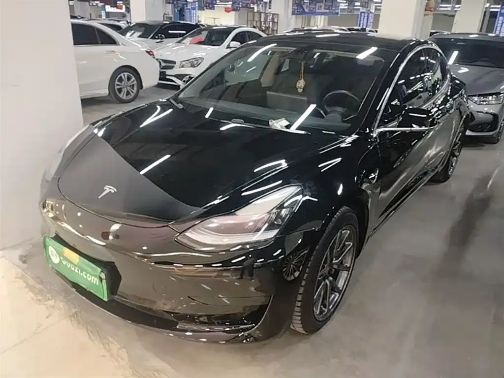 Tesla Model 3 — фото 6