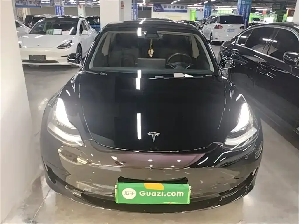 Tesla Model 3 — фото 8