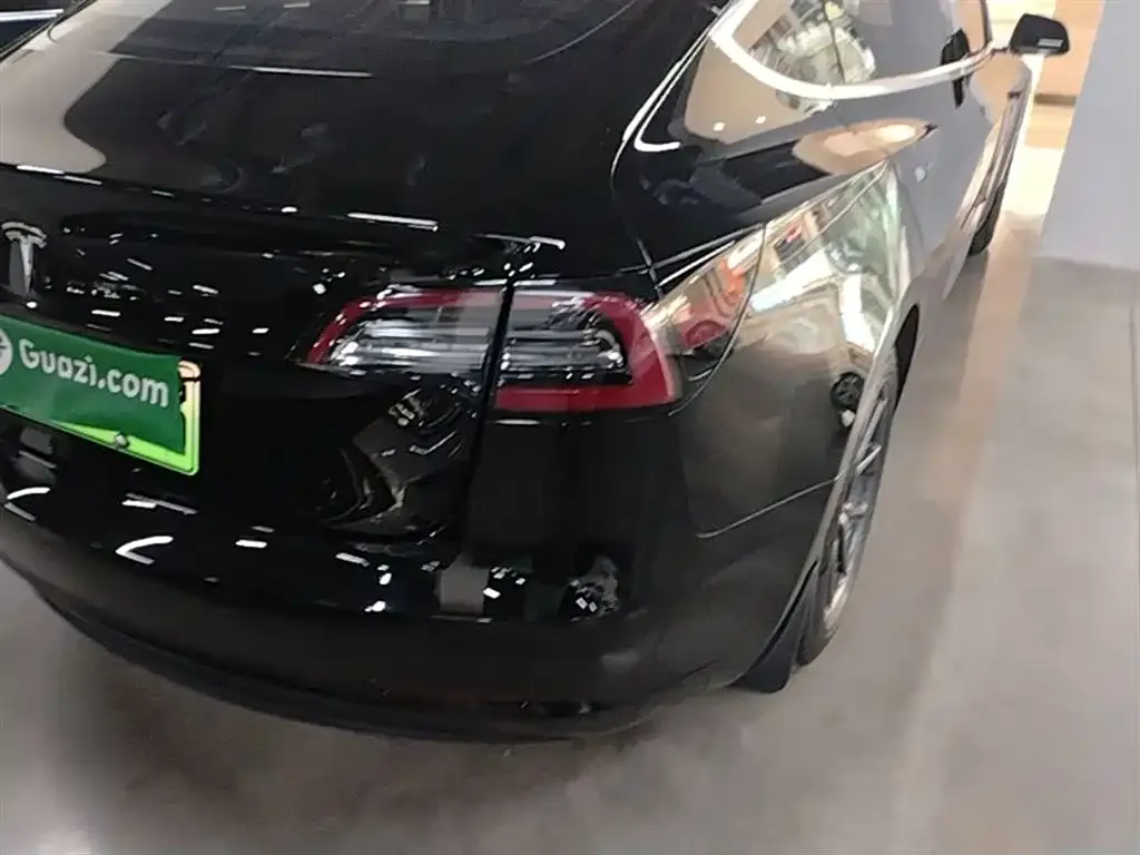 Tesla Model 3 — фото 3