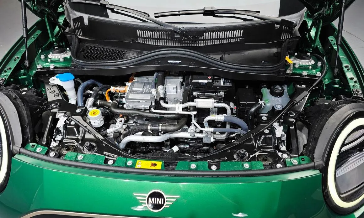 Mini Cooper 2024 из KR, фото 10