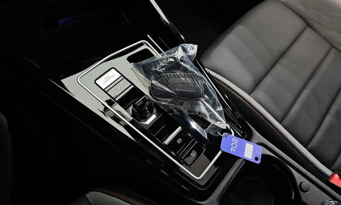 Volkswagen Golf 2024 из KR, фото 7