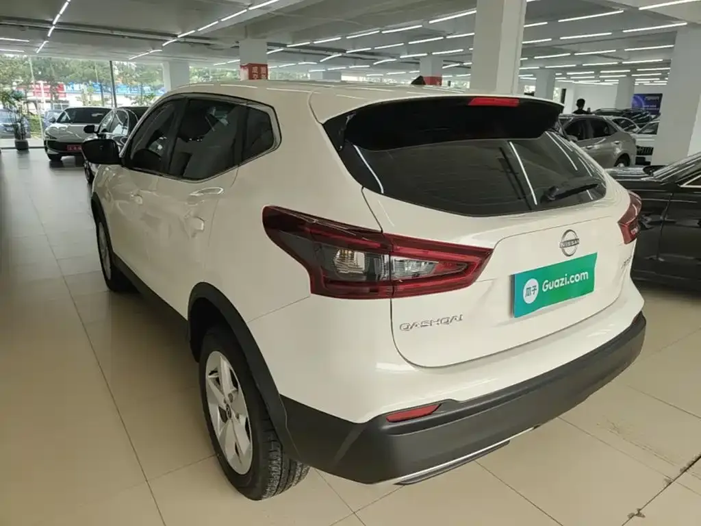Nissan Qashqai — фото 9