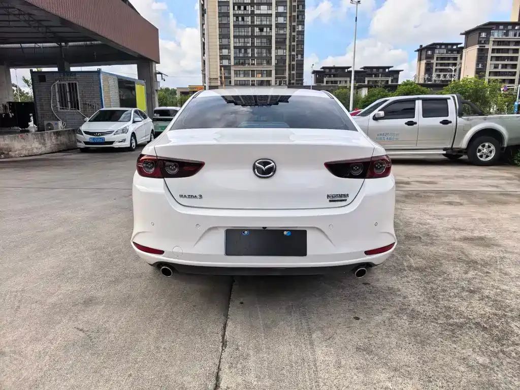 Mazda 3 Axela 2023 из CN, фото 4
