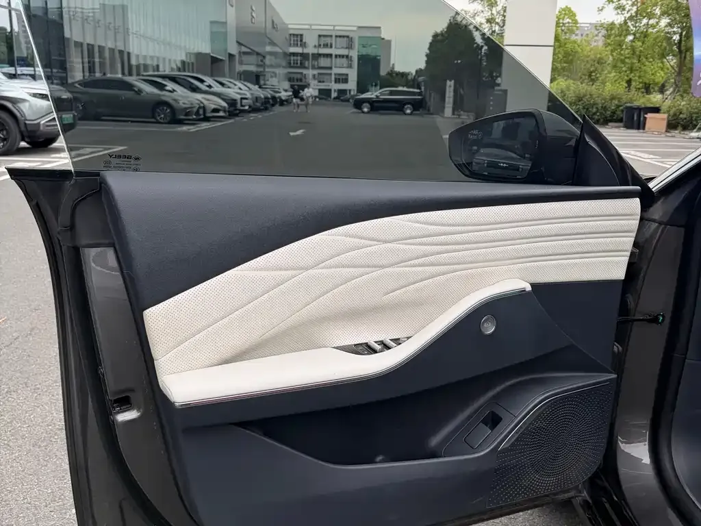 Geely Galaxy E8 2025 из CN, фото 3