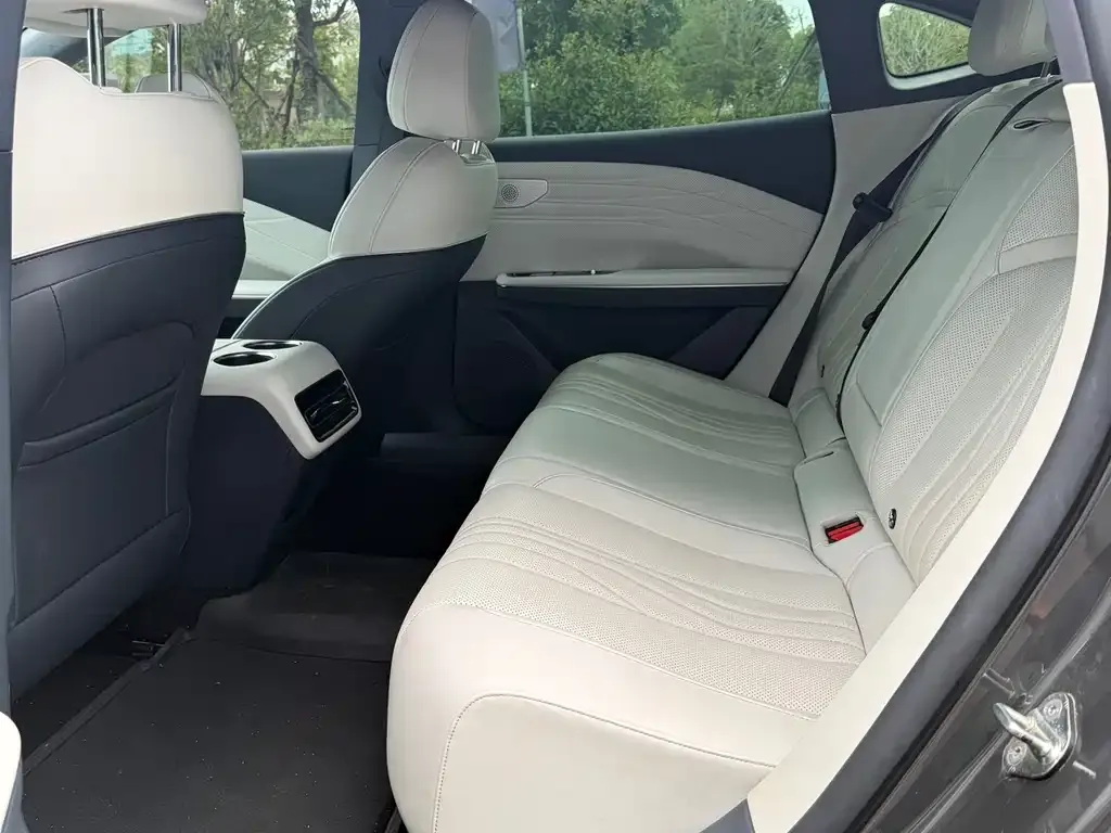 Geely Galaxy E8 2025 из CN, фото 5