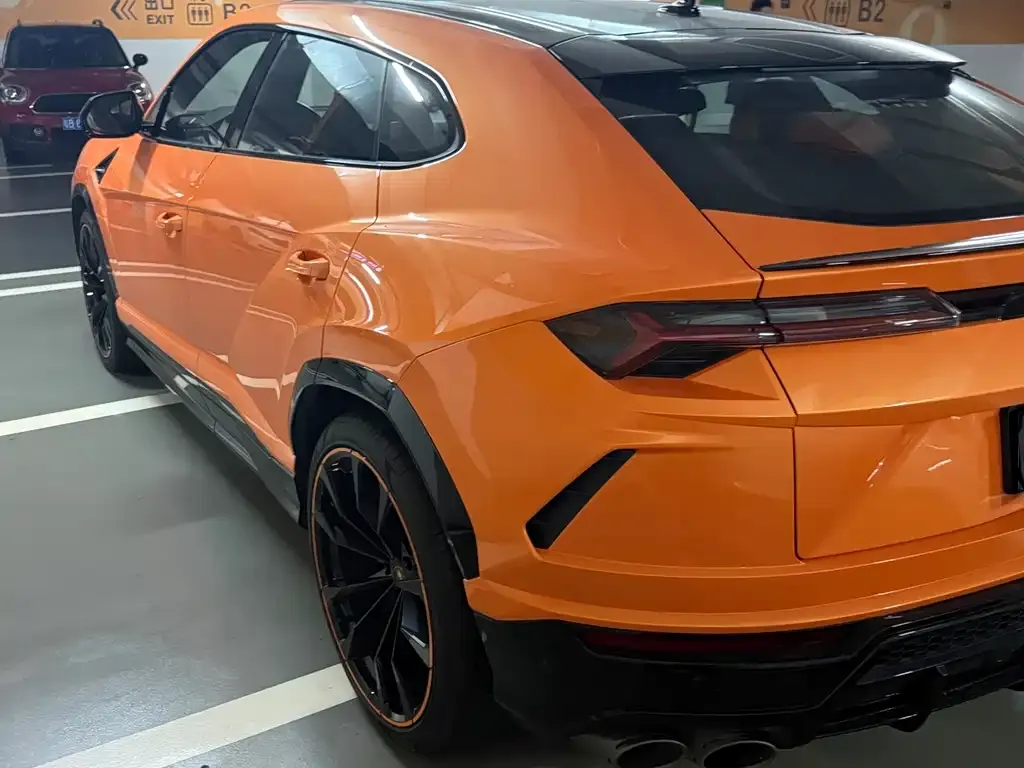Lamborghini Urus — фото 10