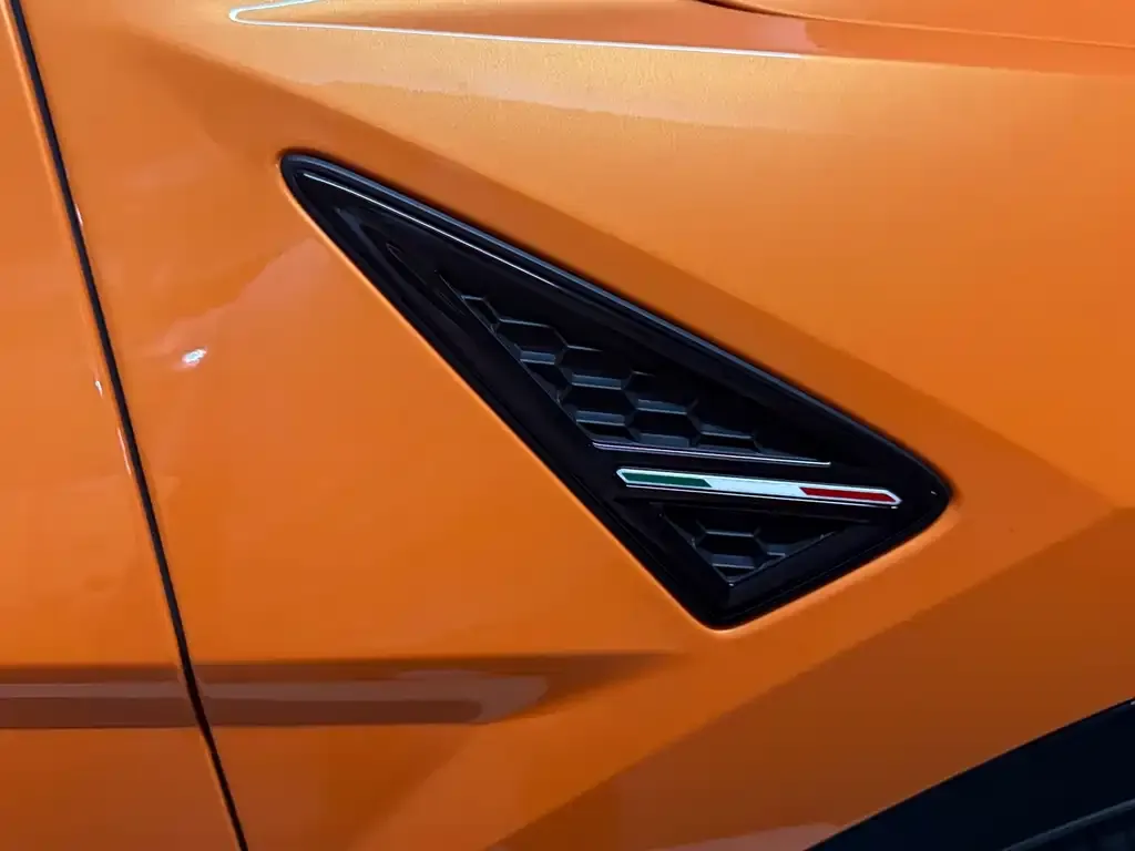 Lamborghini Urus — фото 2