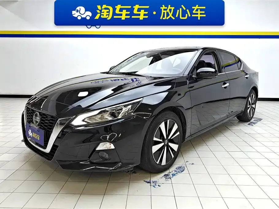Nissan Teana — фото 1