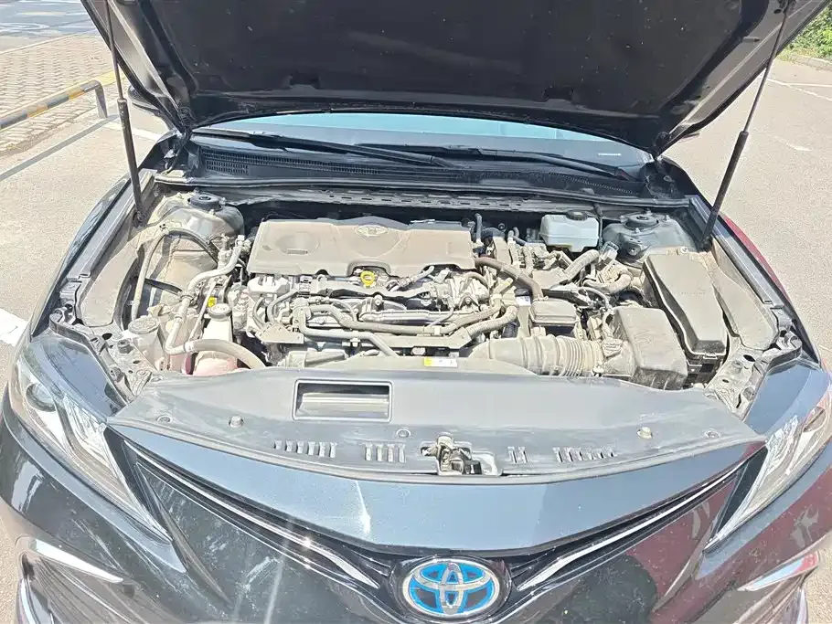 Toyota Camry — фото 10