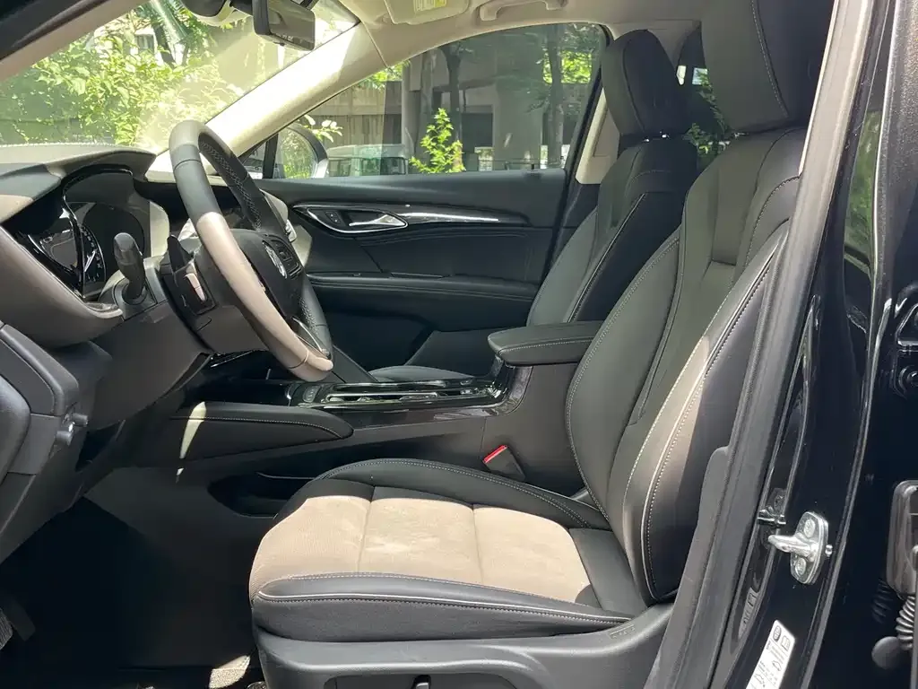 Buick Envision Plus — фото 2