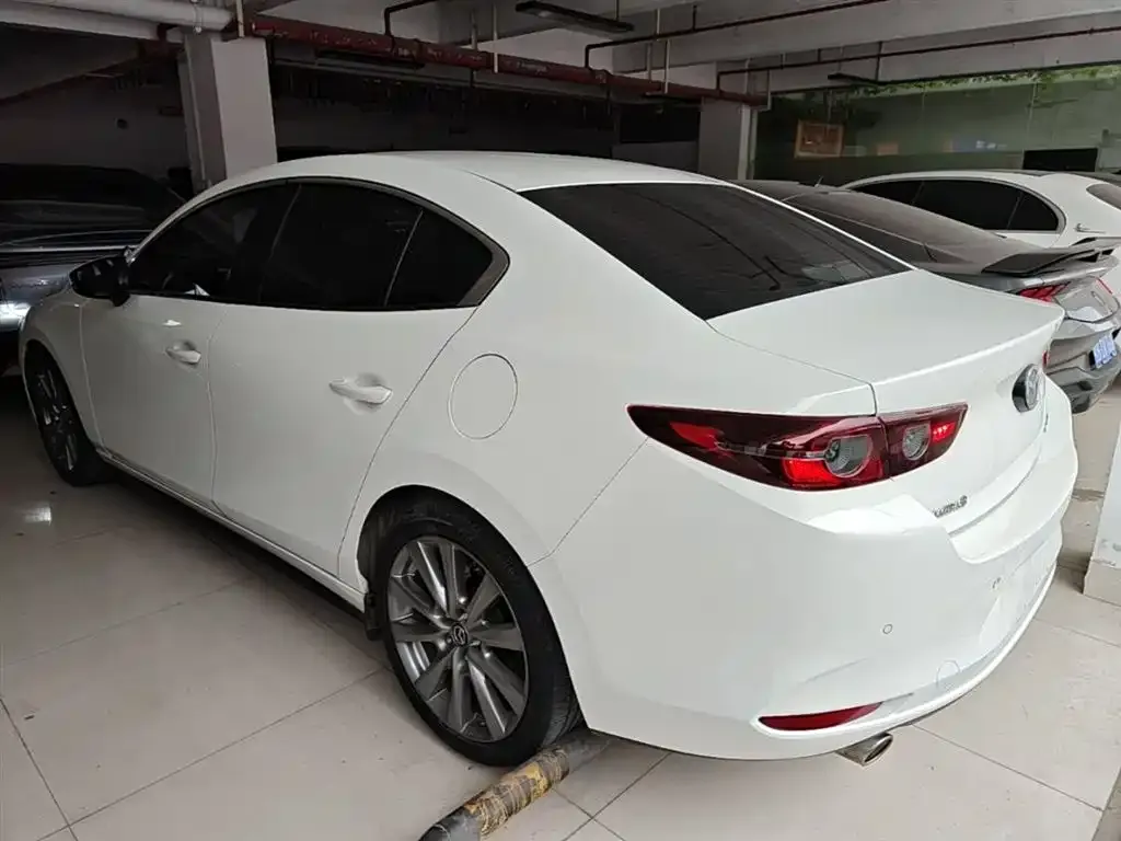 Mazda 3 Axela — фото 2