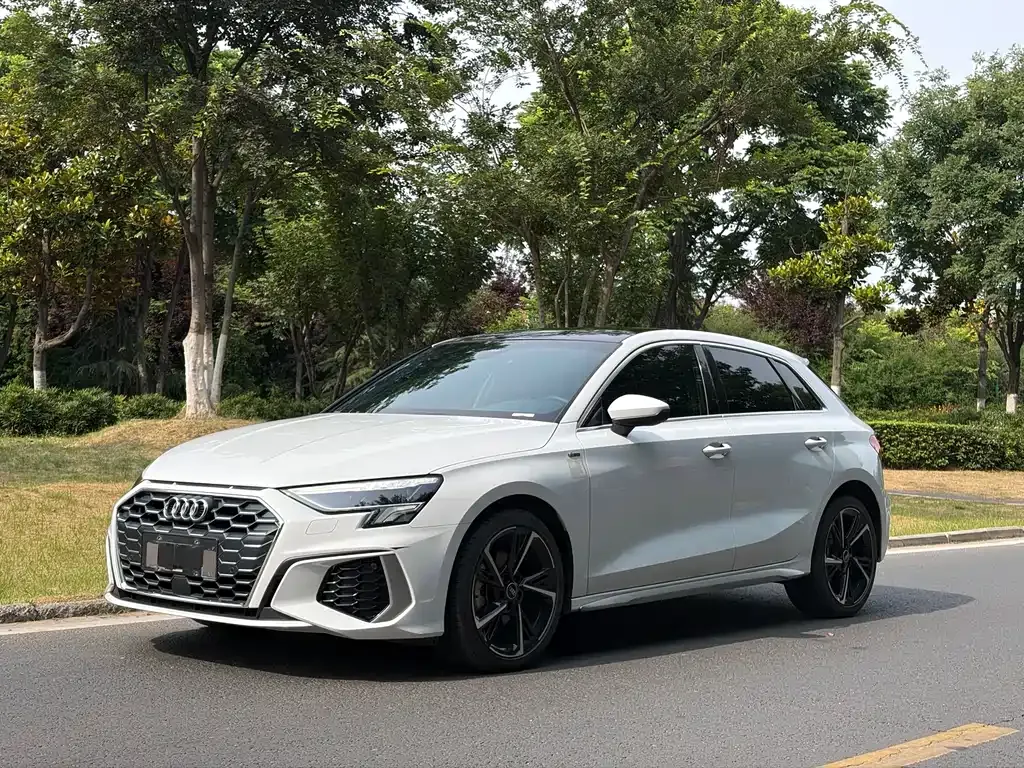 Audi A3 — фото 1