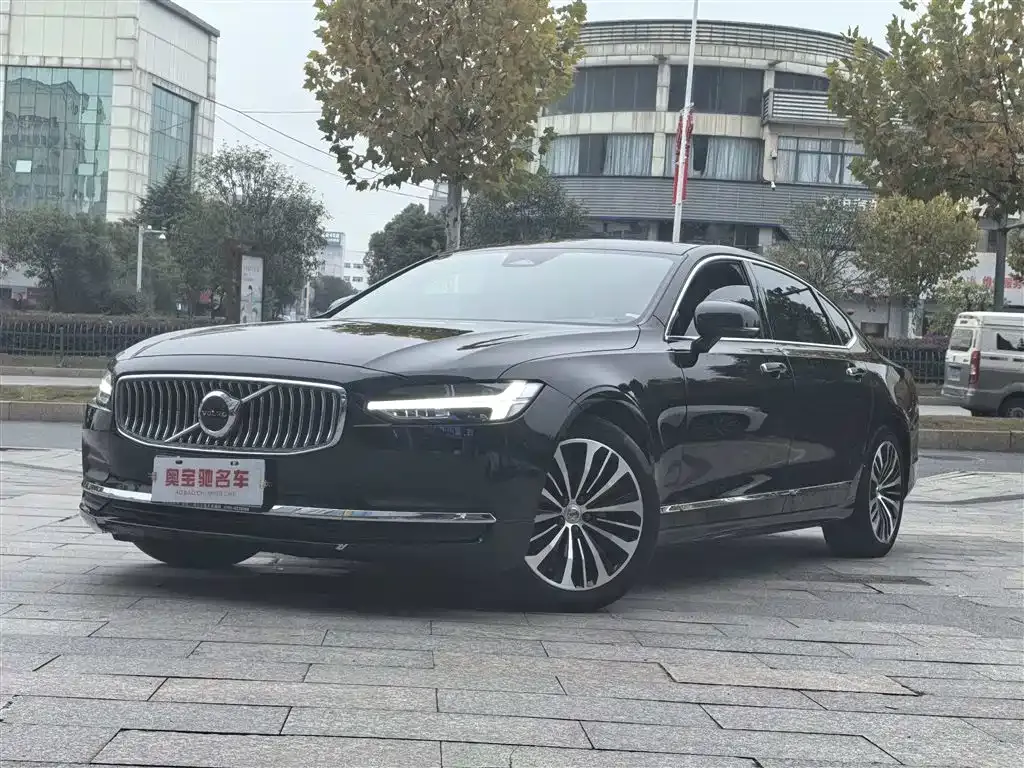 Volvo S90 — фото 1