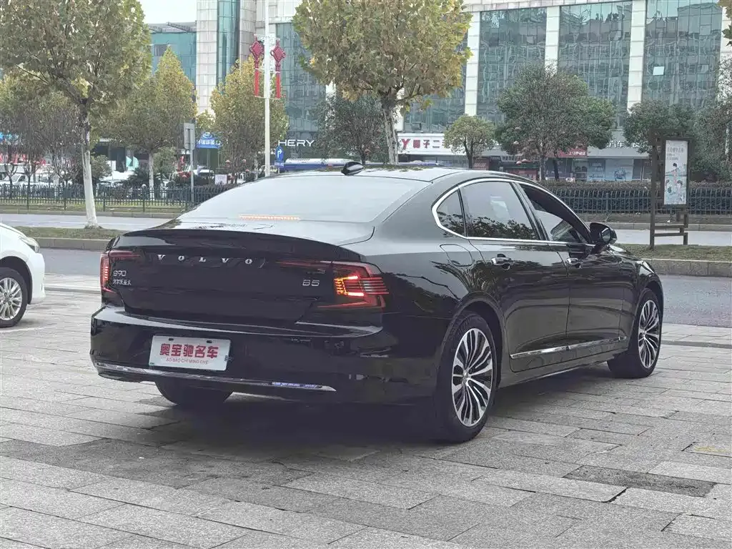 Volvo S90 — фото 10