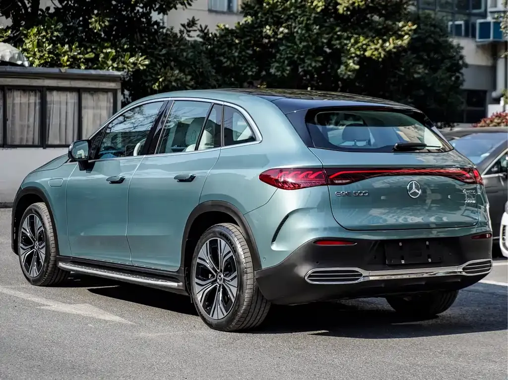 Mercedes-Benz EQE SUV — фото 10