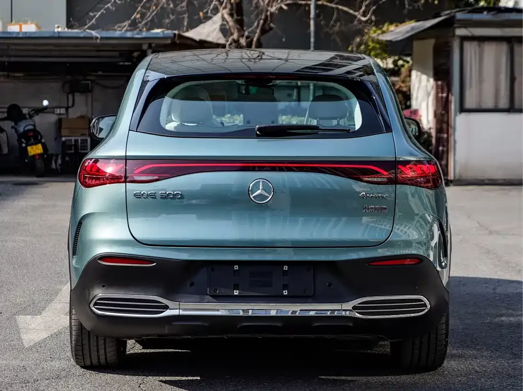 Mercedes-Benz EQE SUV — фото 4