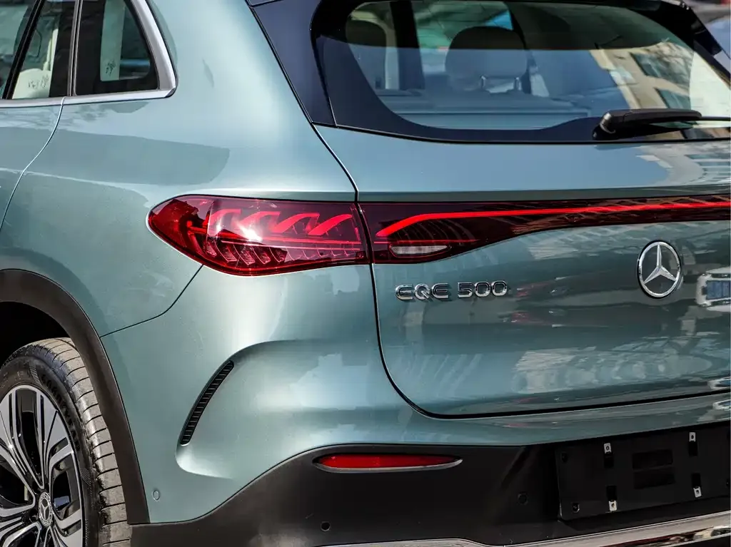 Mercedes-Benz EQE SUV — фото 3