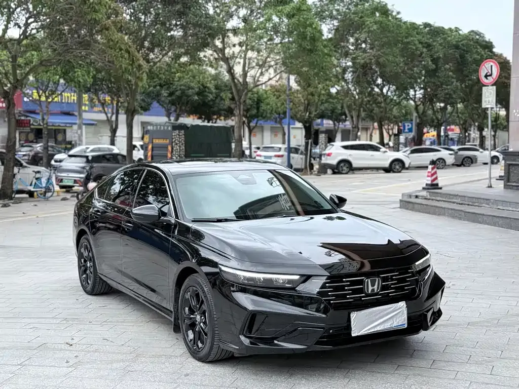 Honda Accord — фото 8