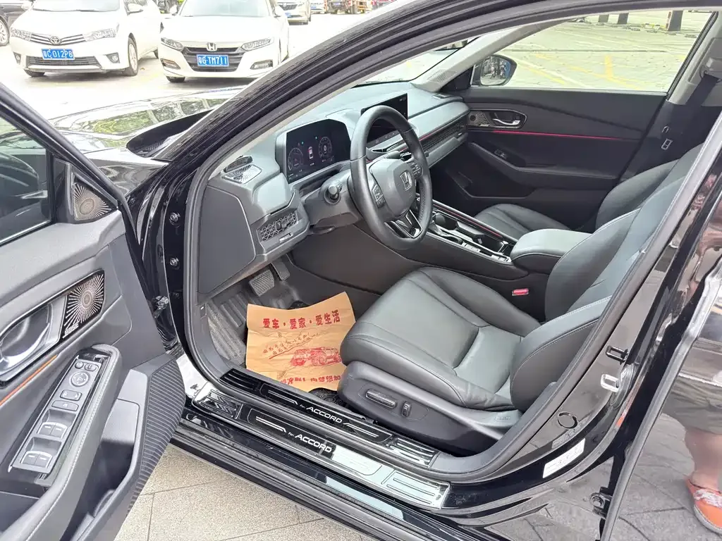 Honda Accord — фото 9
