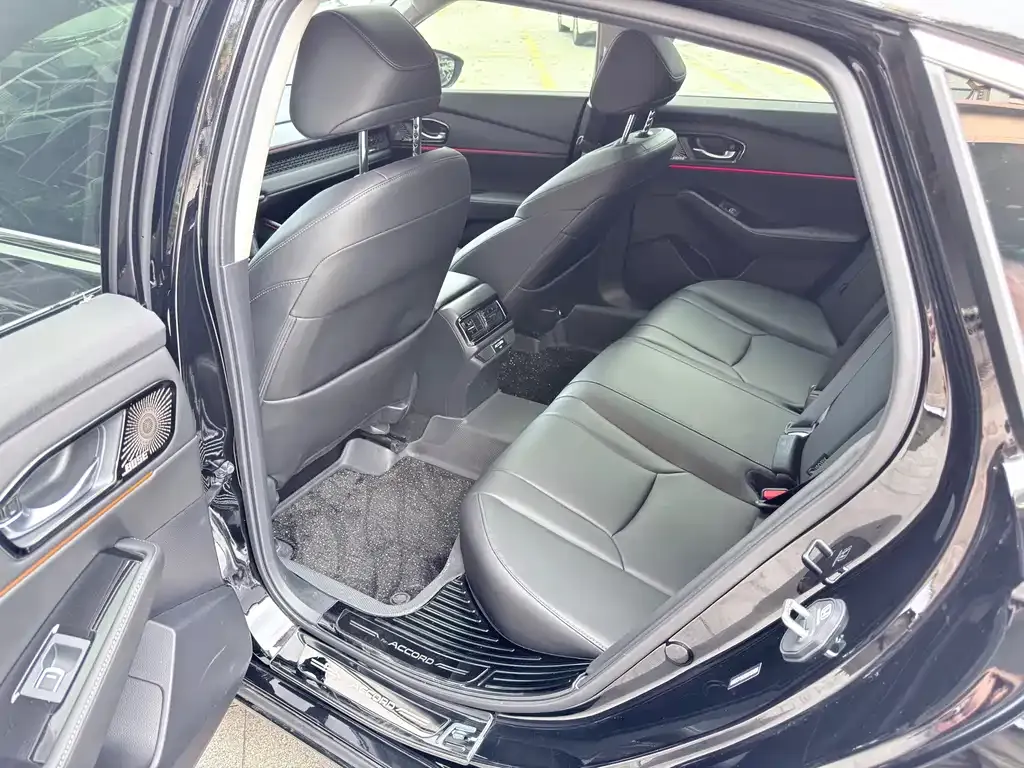 Honda Accord — фото 3
