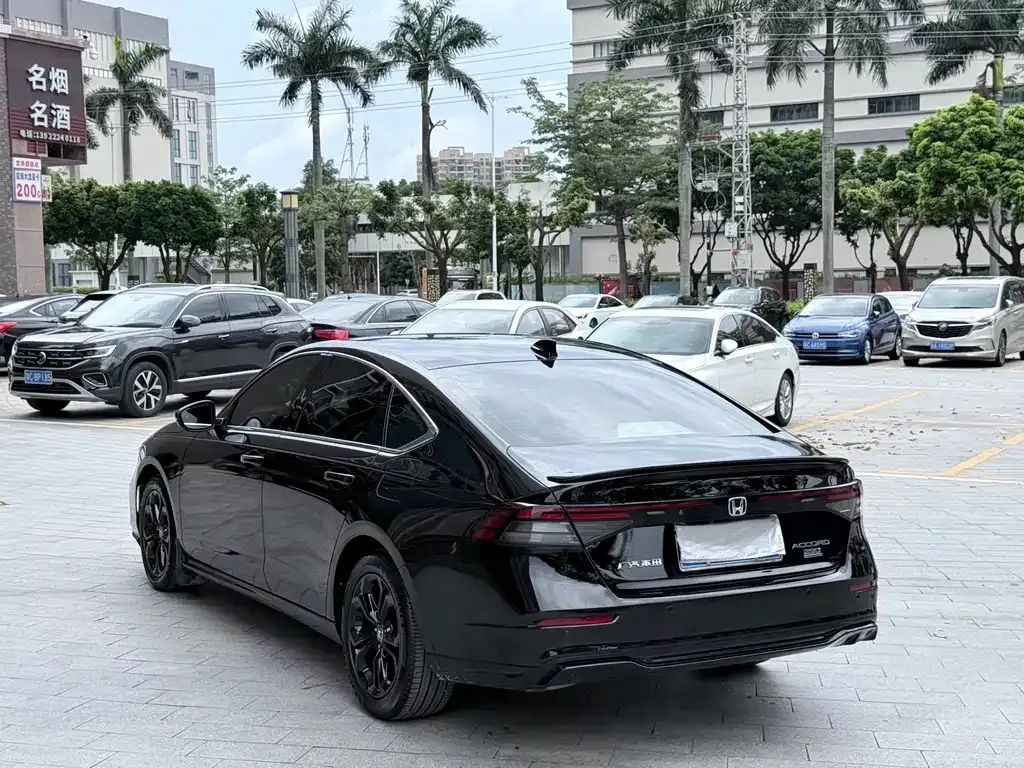 Honda Accord — фото 7