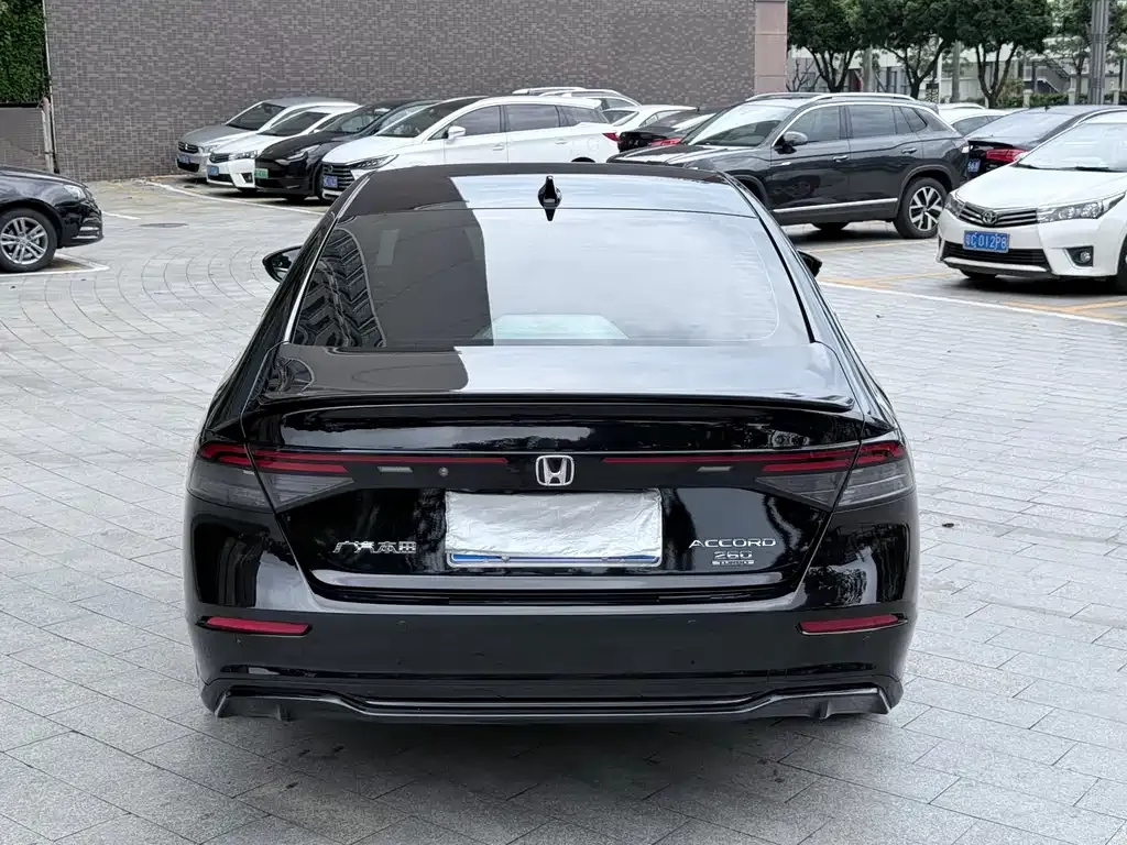 Honda Accord — фото 6