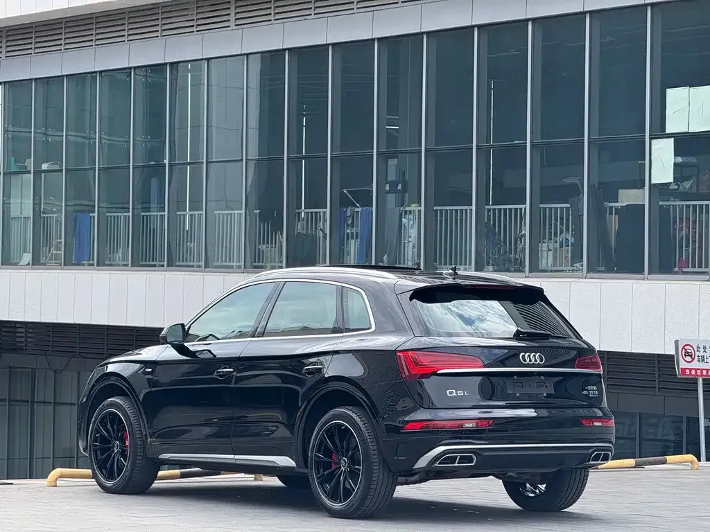 Audi Q5L — фото 2