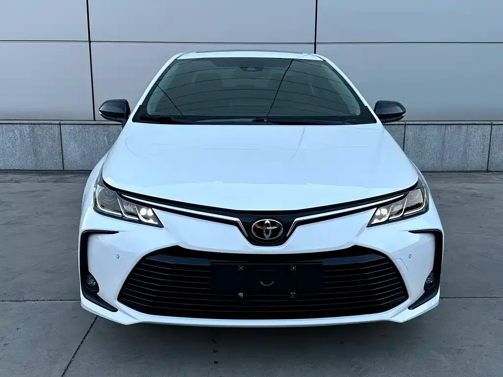 Toyota Corolla — фото 4