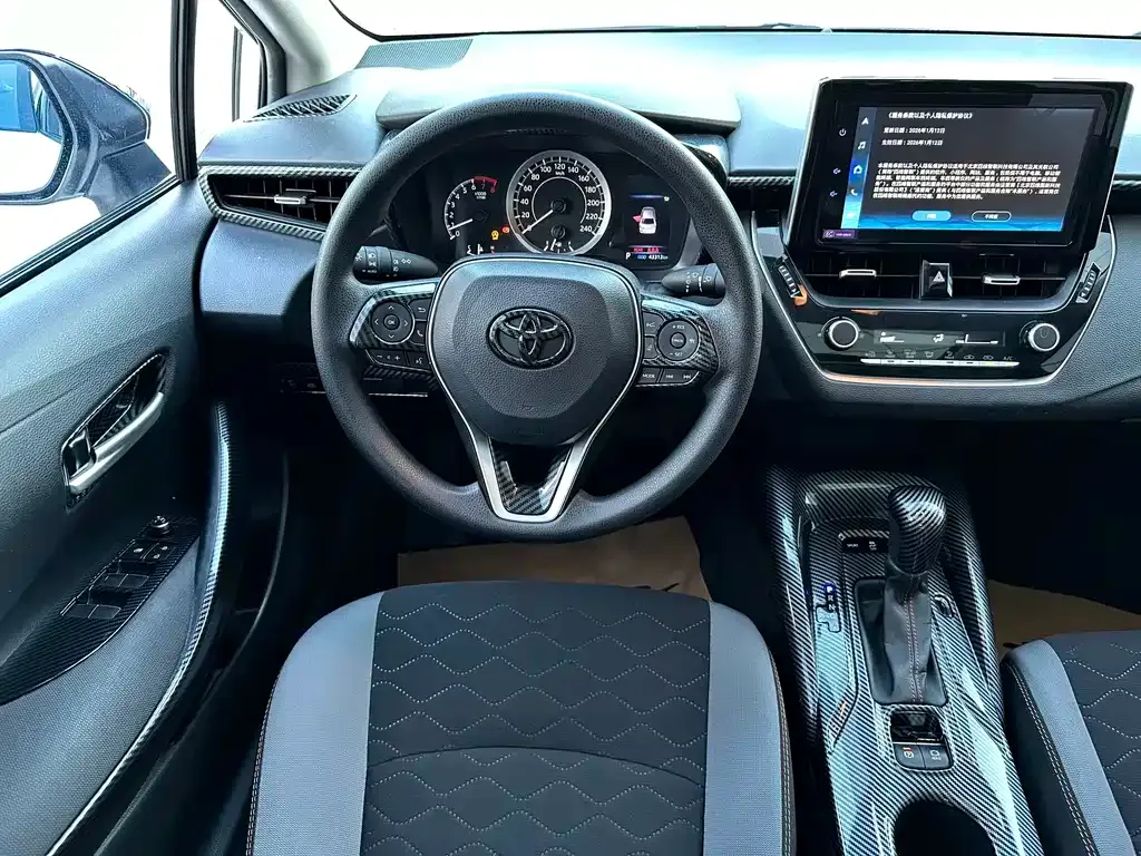 Toyota Corolla — фото 10