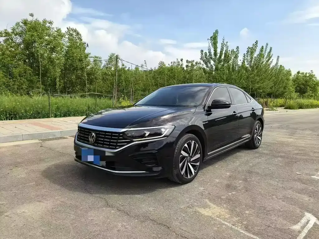 Volkswagen Passat — фото 1