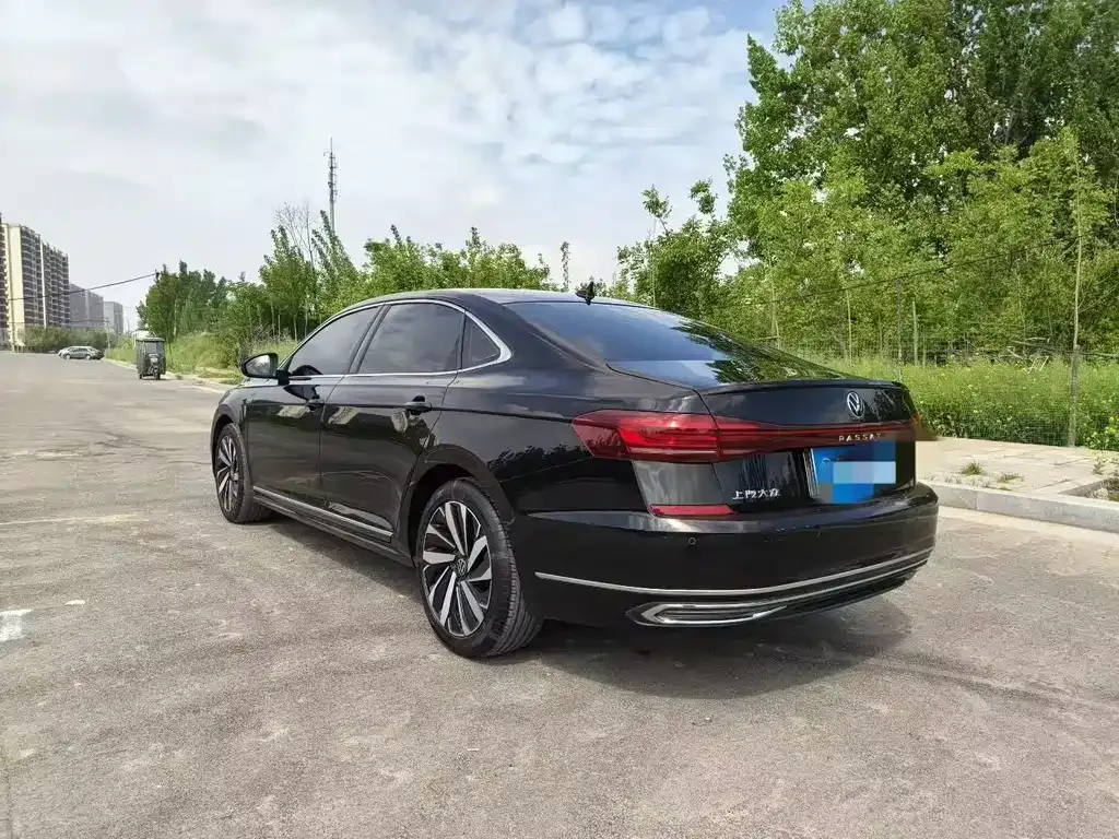Volkswagen Passat — фото 8