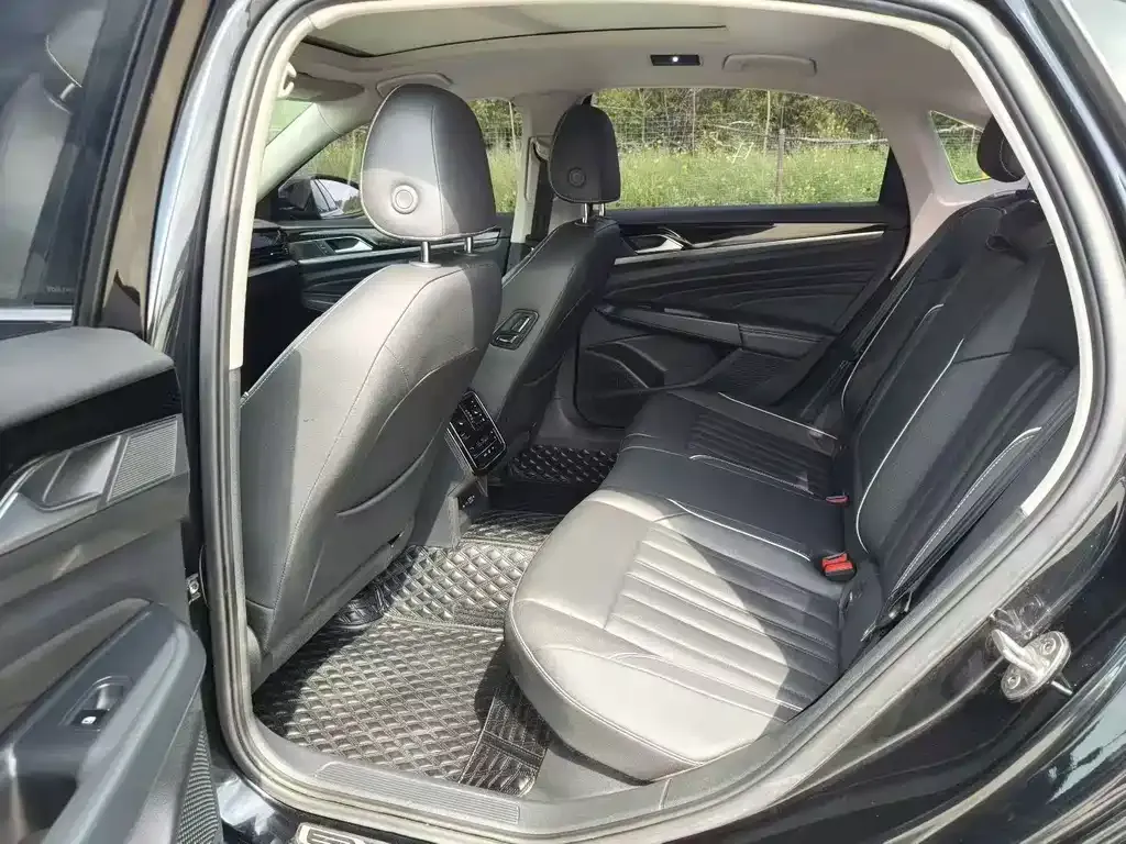 Volkswagen Passat — фото 7