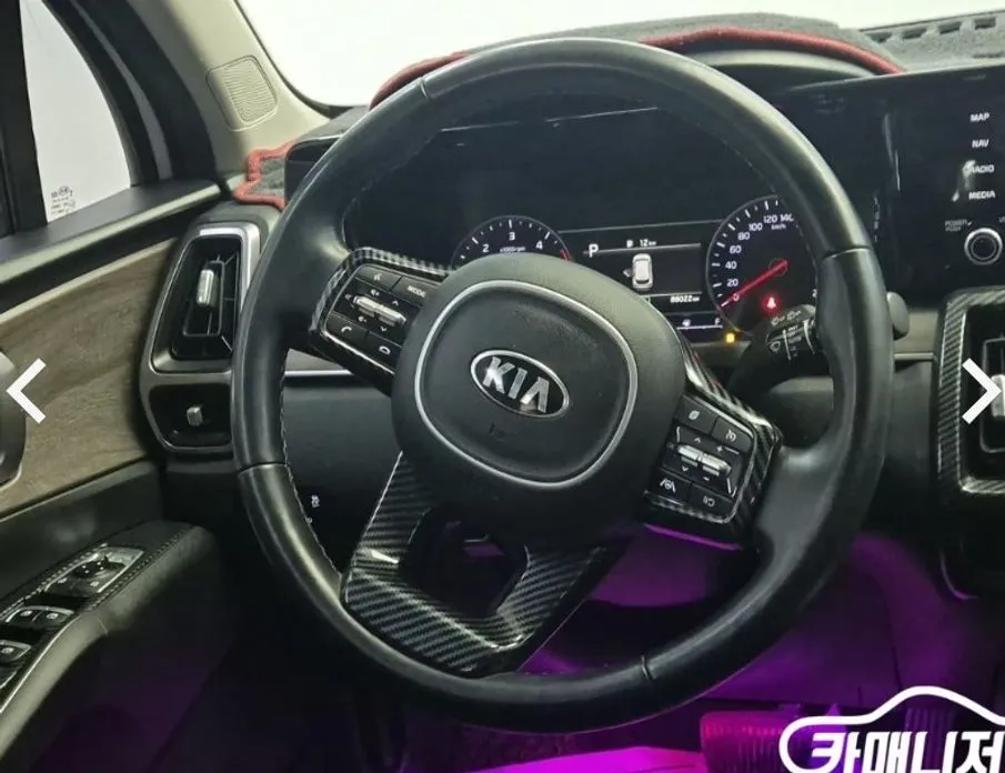 Kia Sorento — фото 8