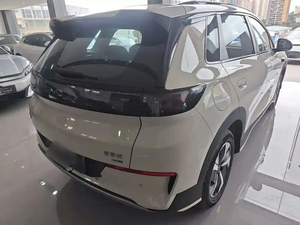 BYD Hiace 05 EV — фото 10