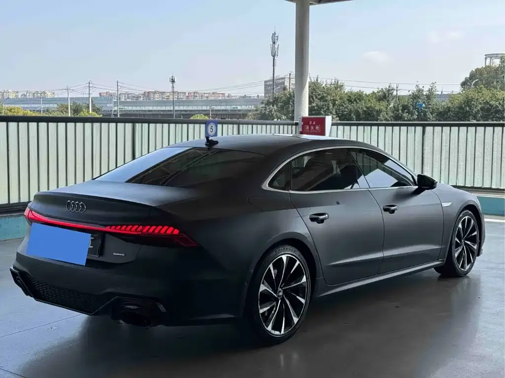 Audi A7L — фото 2