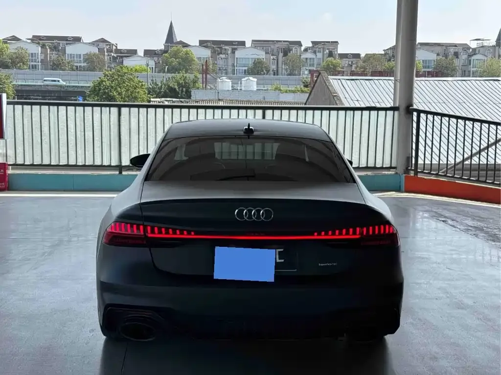 Audi A7L — фото 5