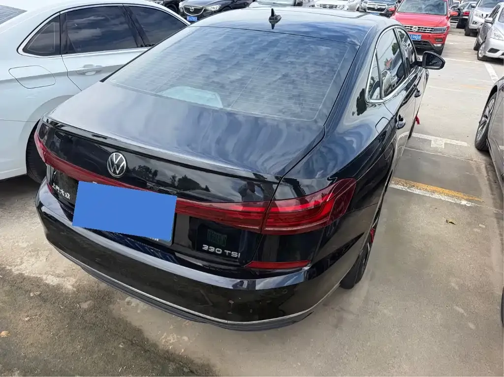 Volkswagen Passat — фото 7